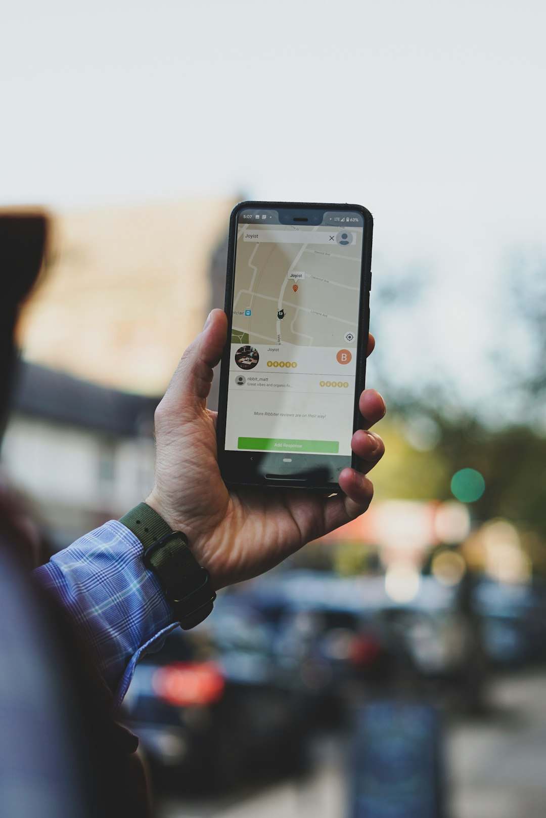 black-smartphone-qtrdy6dh-ro